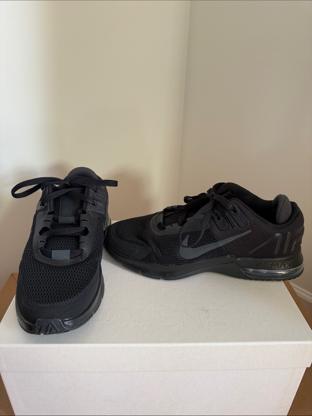 Nike Men’s Air Max Black Athletic Training Shoes